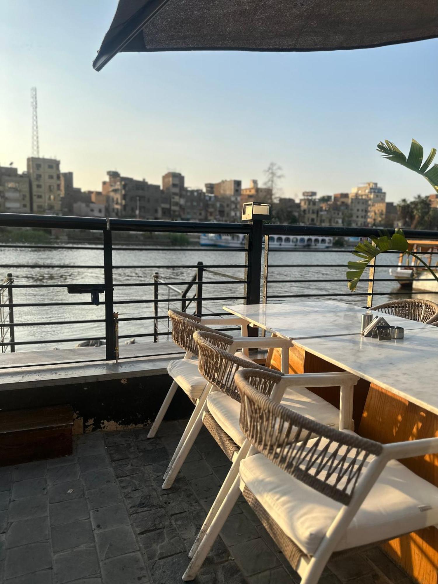 Modern 1-Bedroom Apartment In Zamalek Visits Allowed Caïro Buitenkant foto