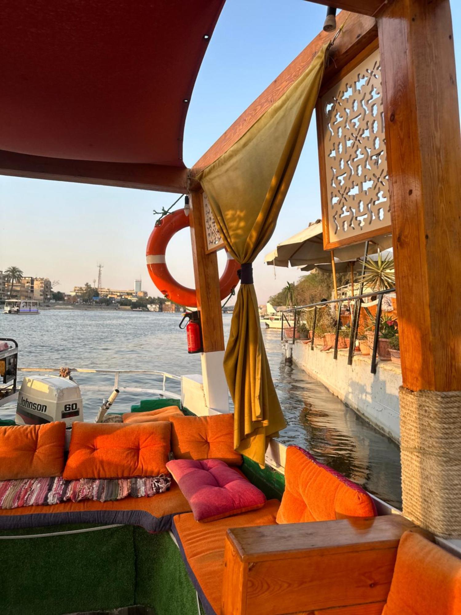 Modern 1-Bedroom Apartment In Zamalek Visits Allowed Caïro Buitenkant foto